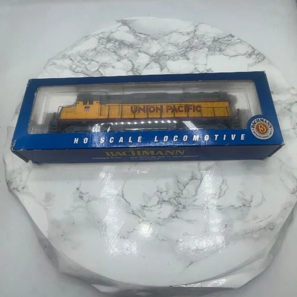 BACHMANN TRAINS EMD GP 40- Union Pacific HO Scale Locomotive